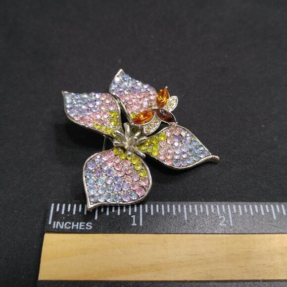 Vintage Pastel Rhinestone Flower Brooch, Tiny Topaz Rhinestone Butterfly, 2 1/4' - Picture 4 of 7
